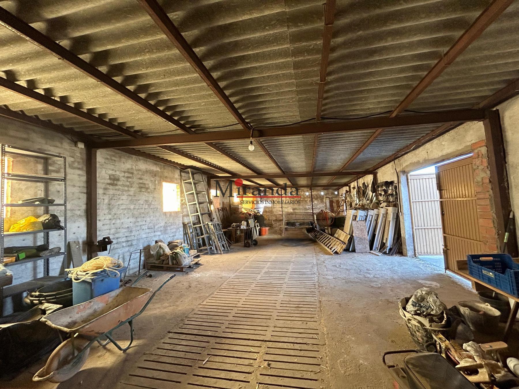 Venta de nave industrial en Polán