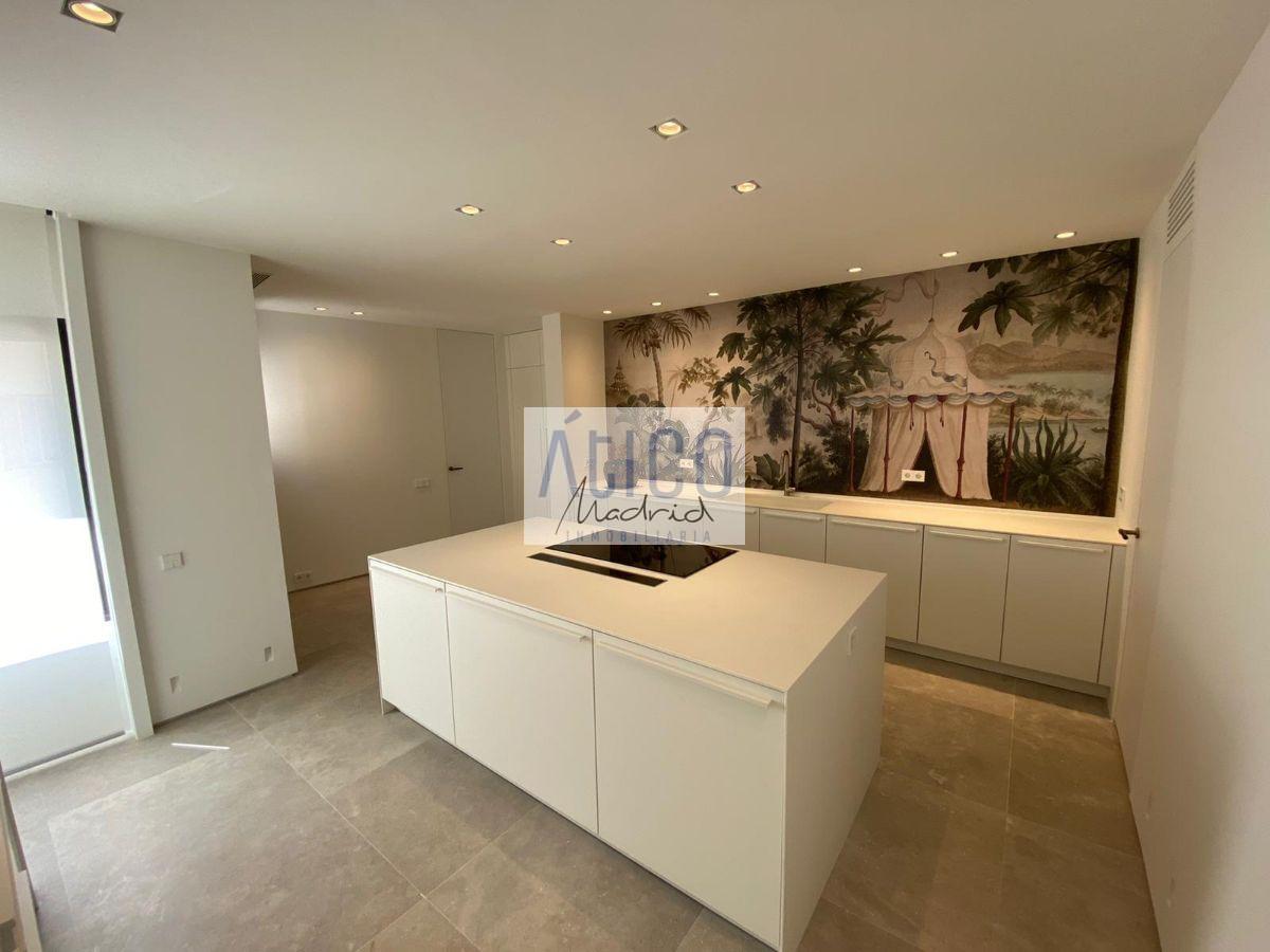 For rent of penthouse in Madrid