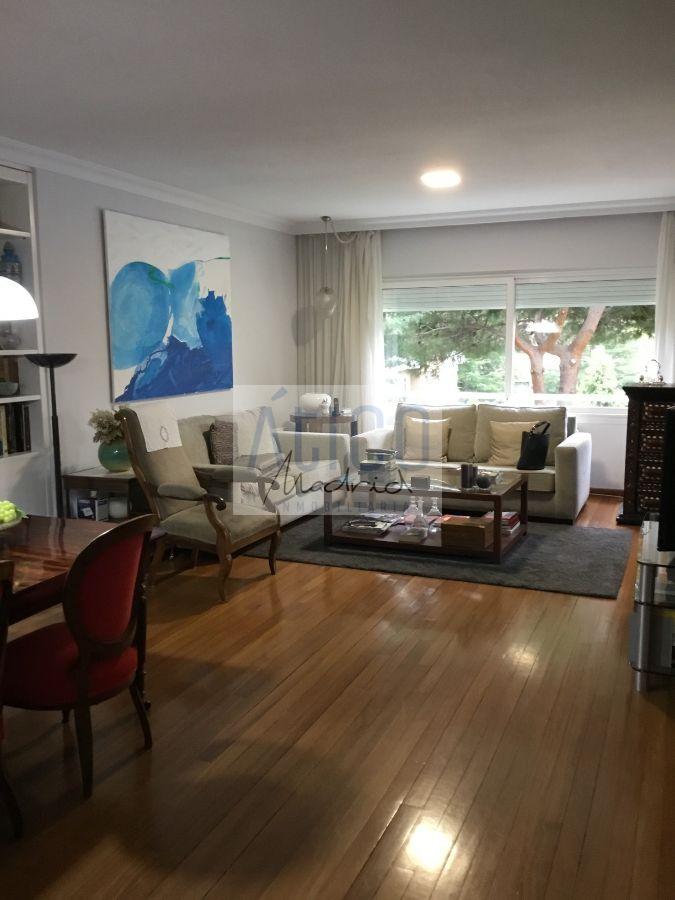 For sale of flat in Madrid