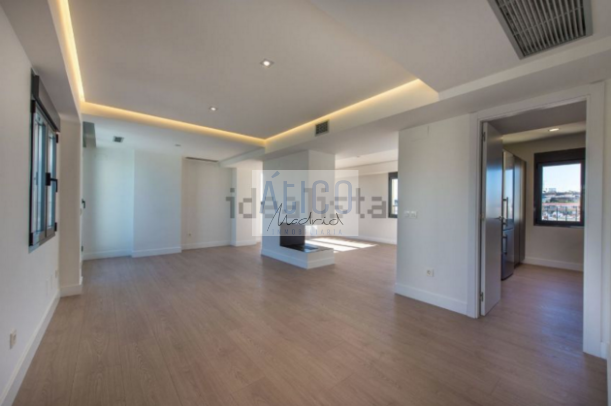 For rent of penthouse in Madrid