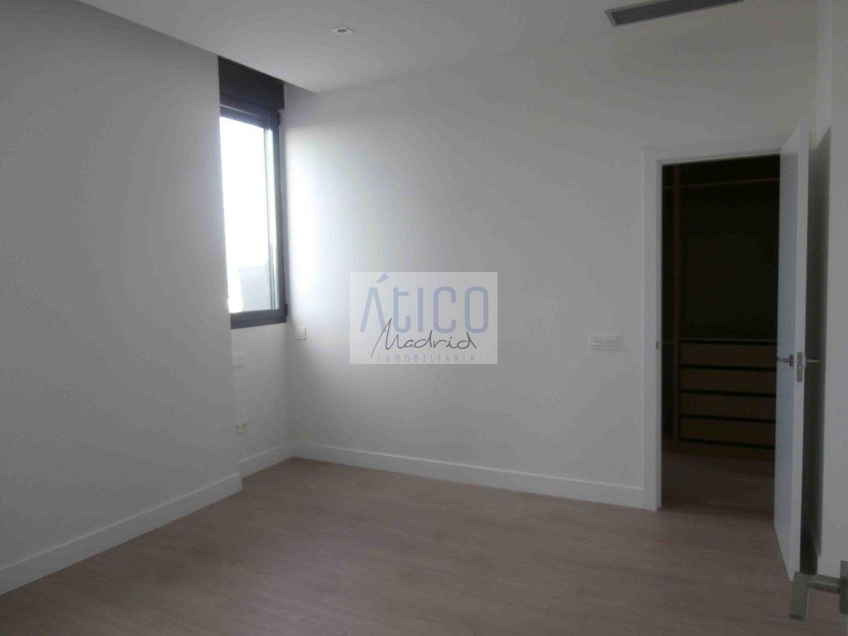 For rent of penthouse in Madrid