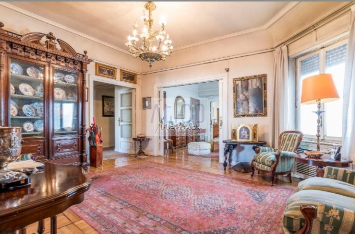 For sale of flat in Madrid