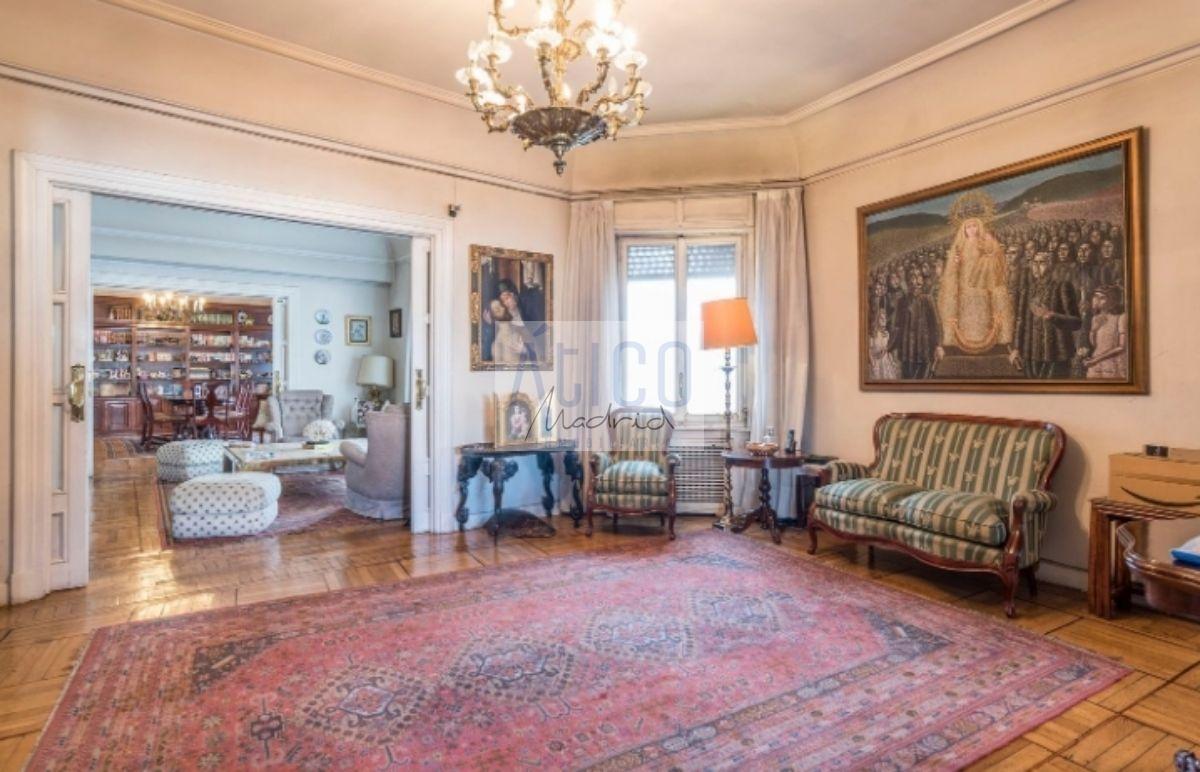 For sale of flat in Madrid