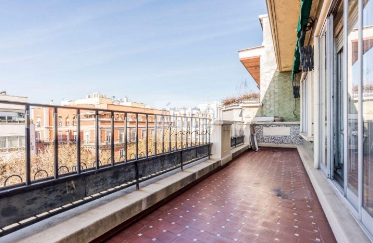 For sale of flat in Madrid