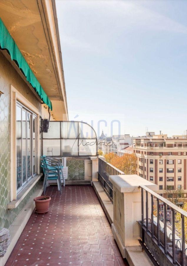 For sale of flat in Madrid