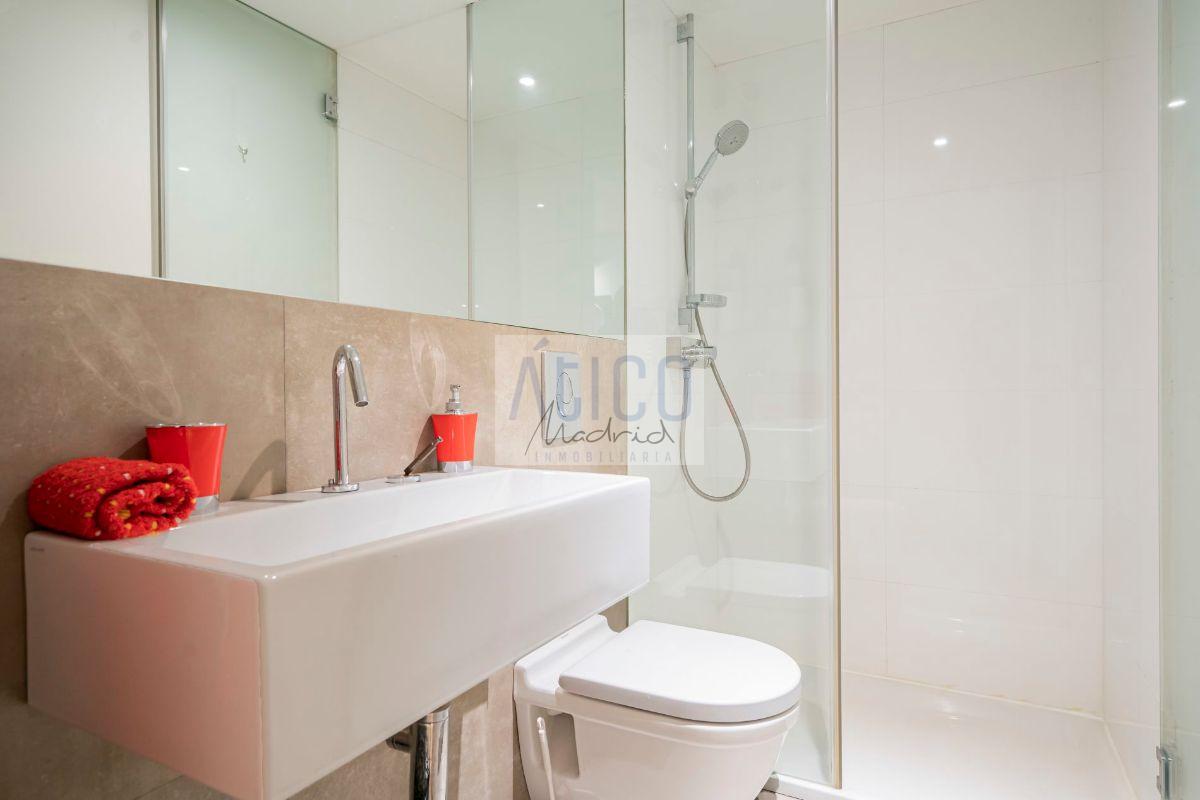 For sale of flat in Madrid