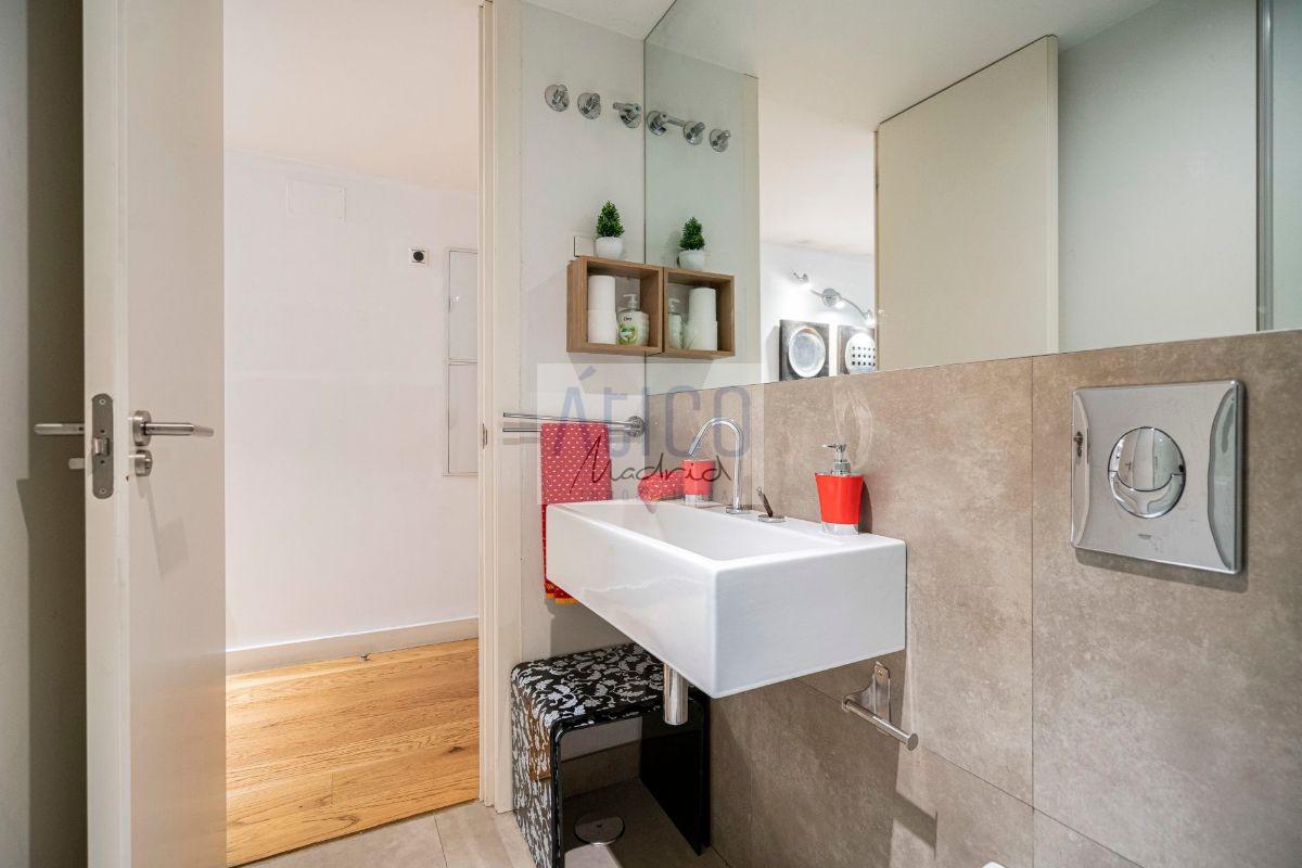For sale of flat in Madrid