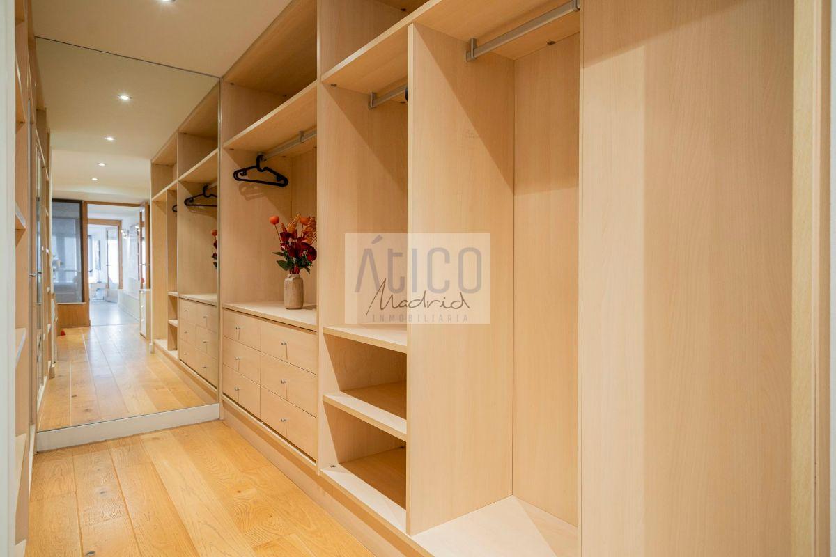 For sale of flat in Madrid