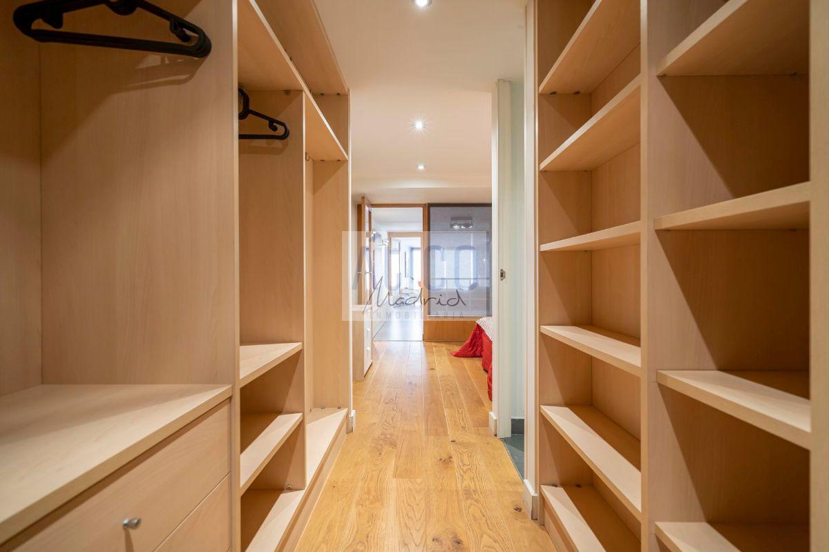 For sale of flat in Madrid