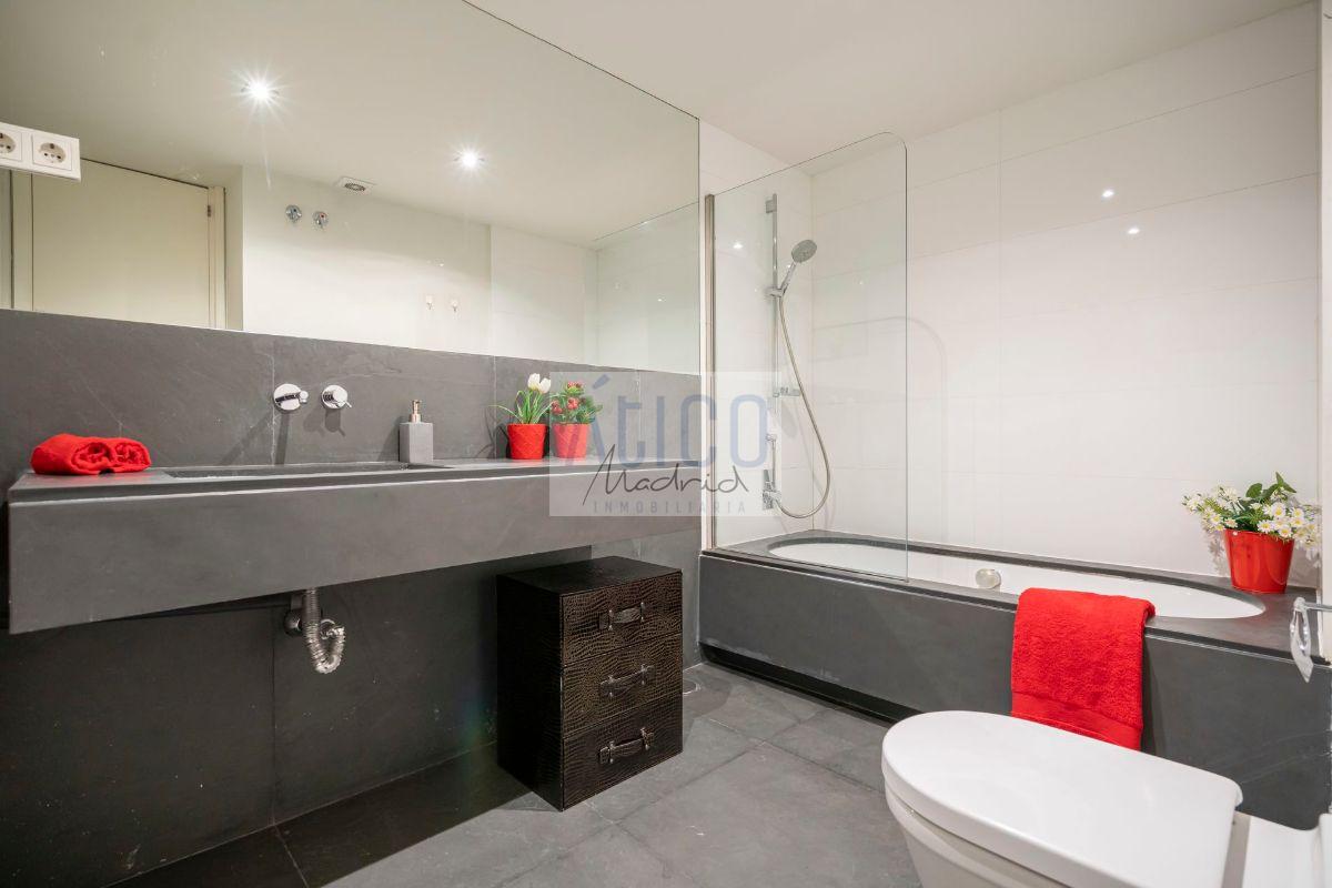 For sale of flat in Madrid
