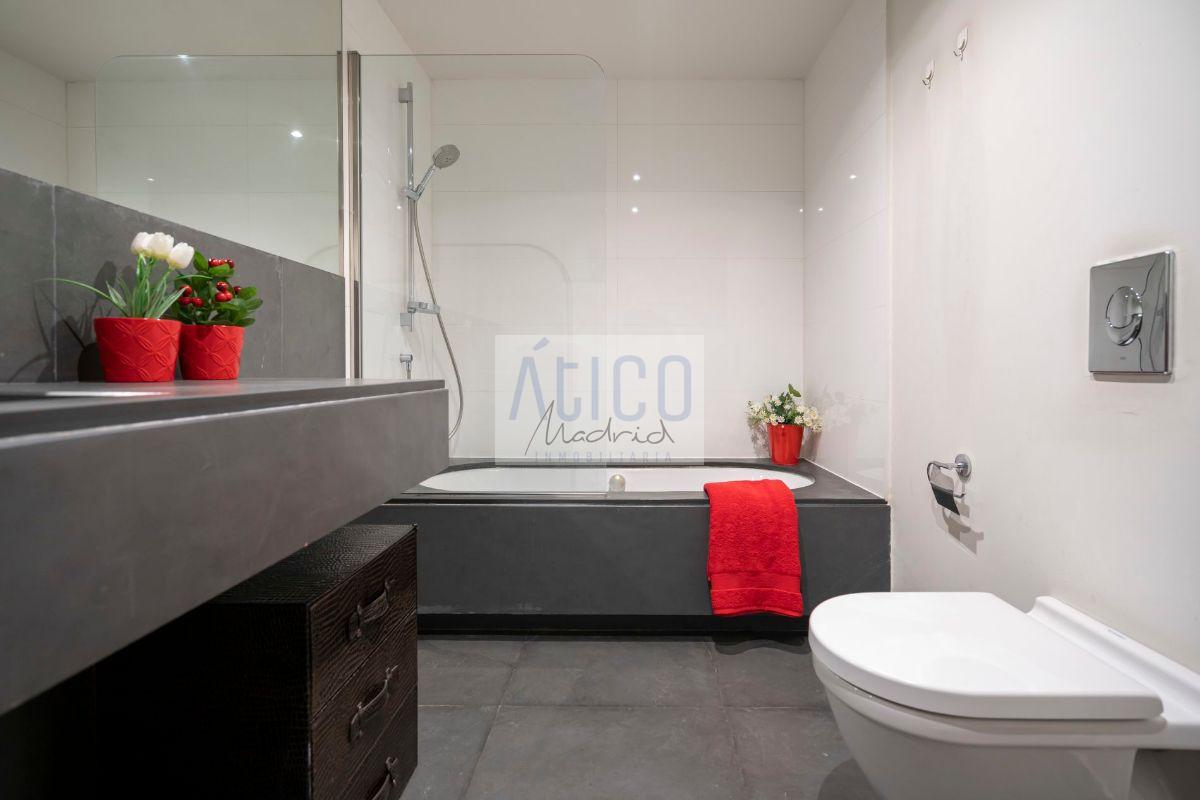 For sale of flat in Madrid