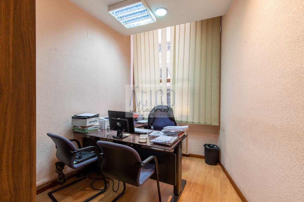 For sale of office in Madrid