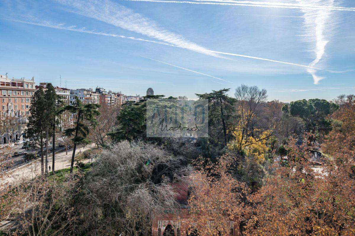 For sale of flat in Madrid