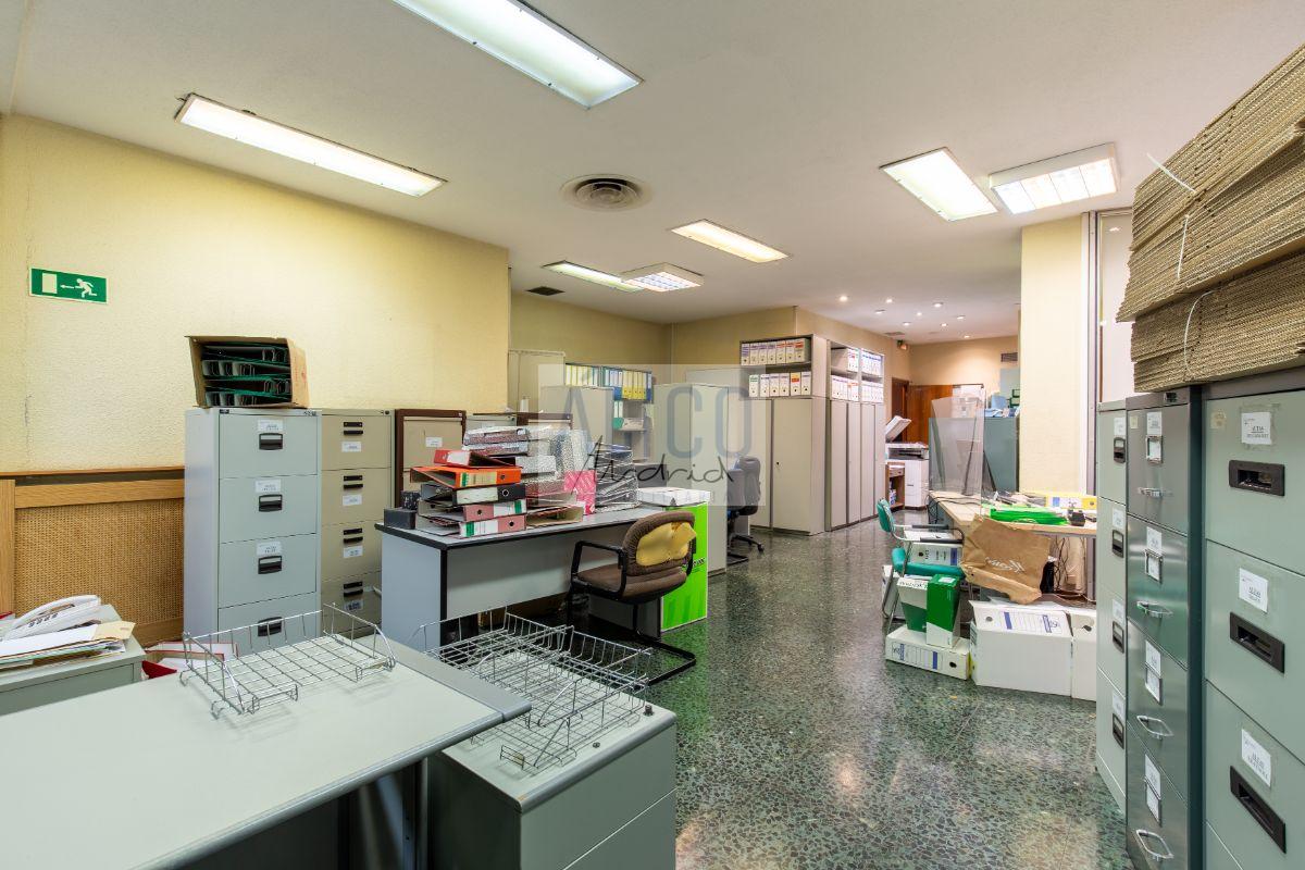 For sale of commercial in Madrid