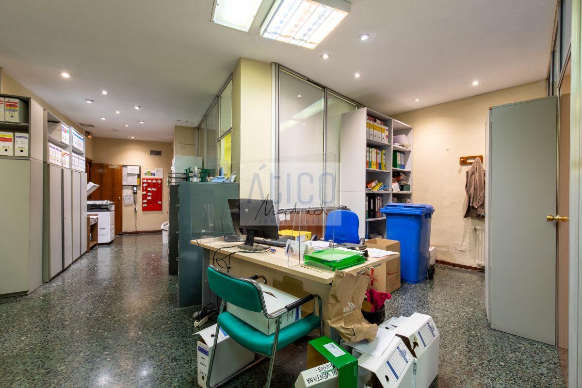 For sale of commercial in Madrid