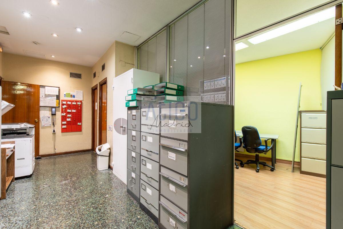 For sale of commercial in Madrid