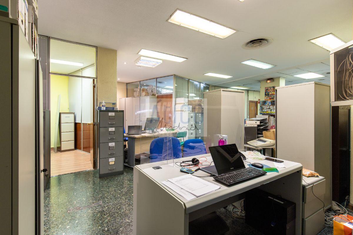 For sale of commercial in Madrid