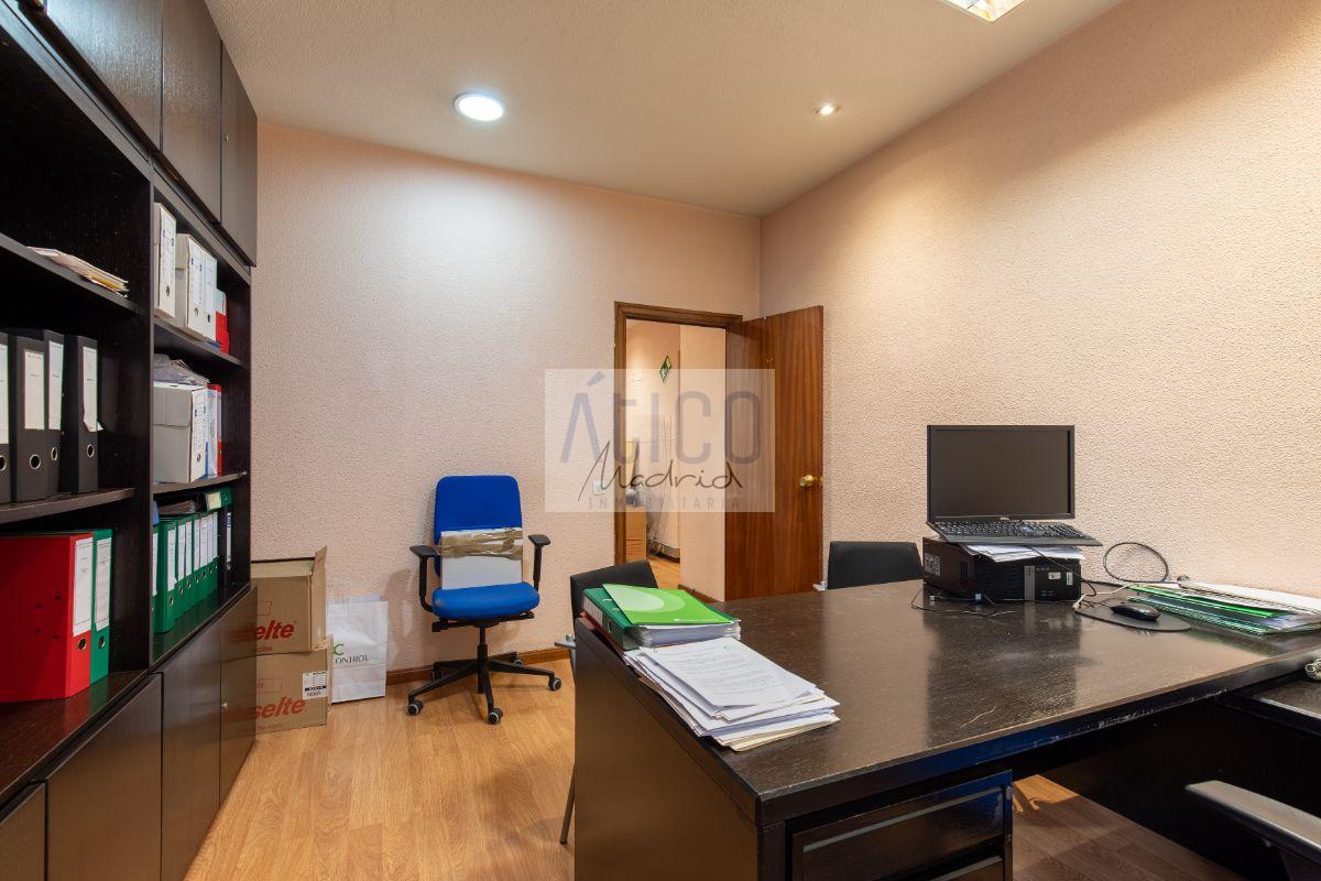 For sale of commercial in Madrid