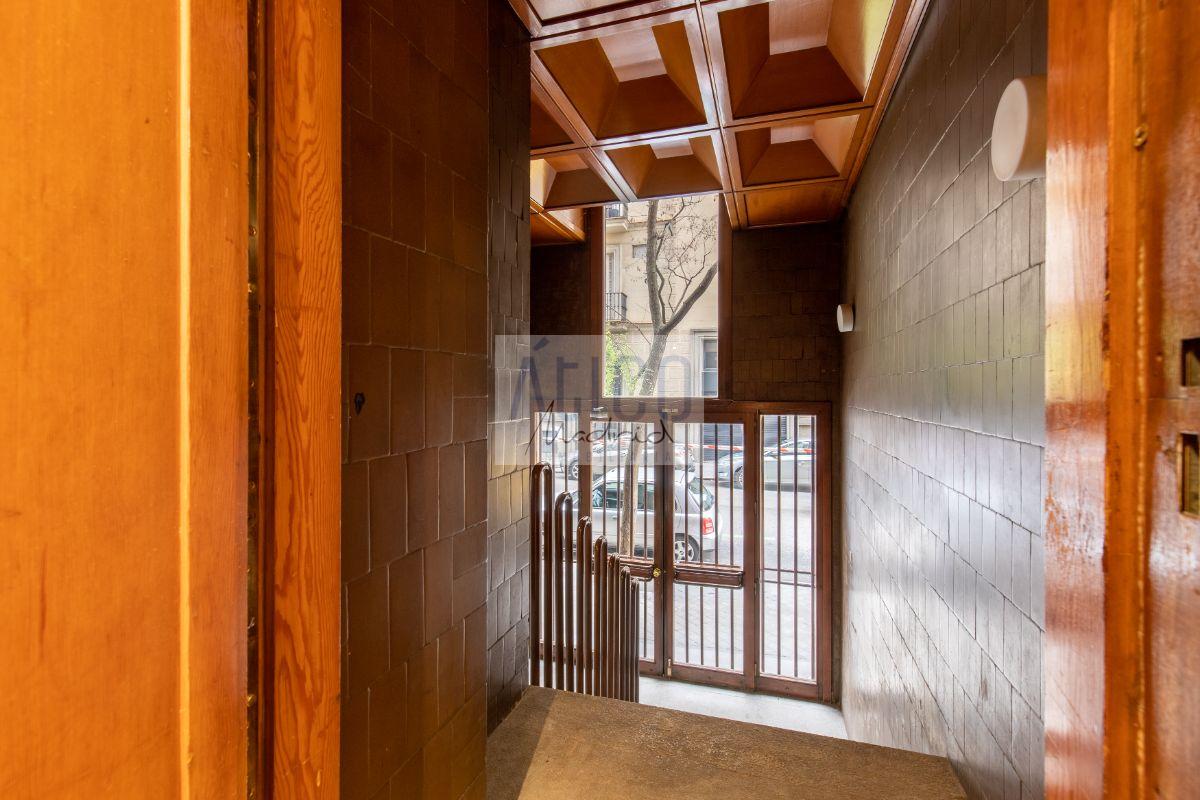 For sale of commercial in Madrid