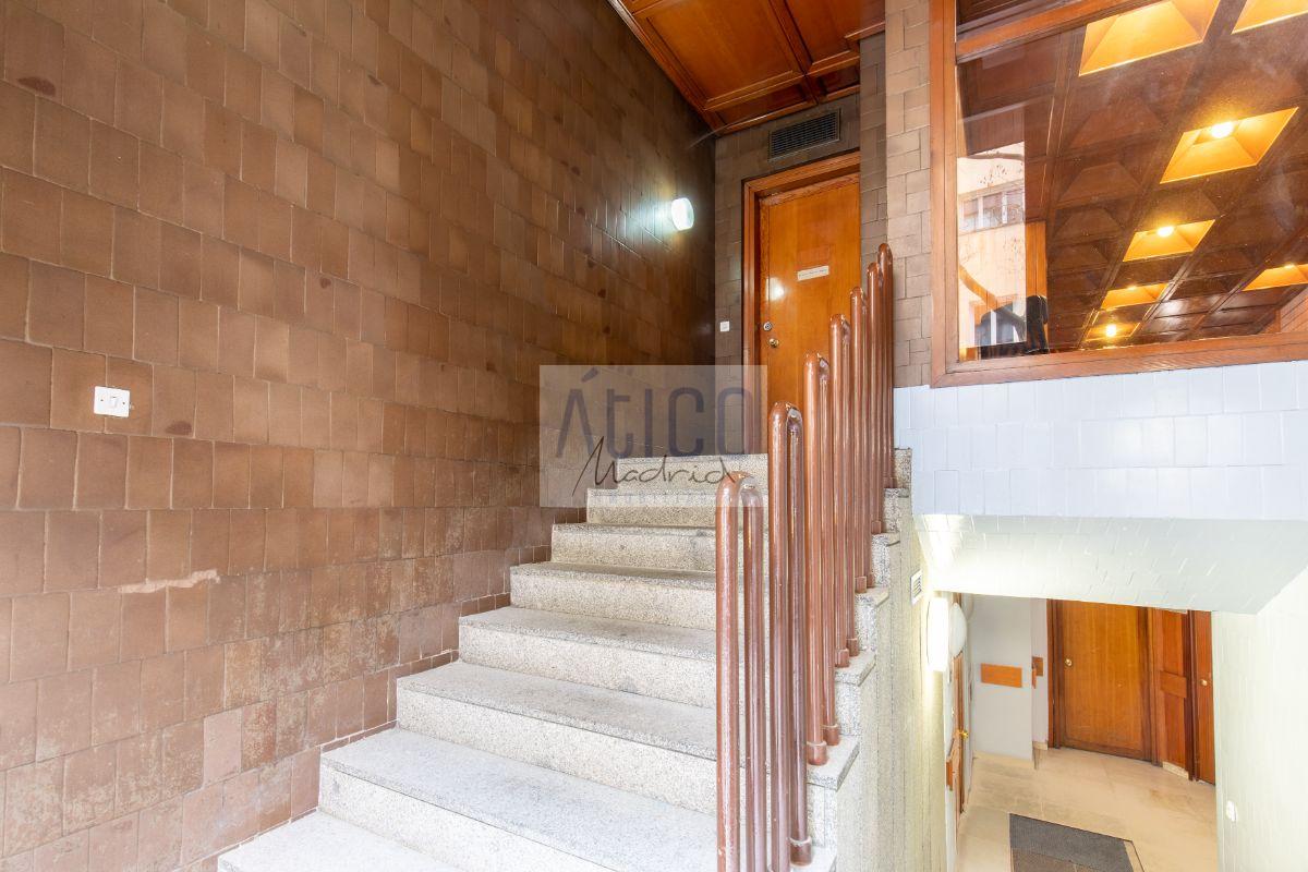 For sale of commercial in Madrid