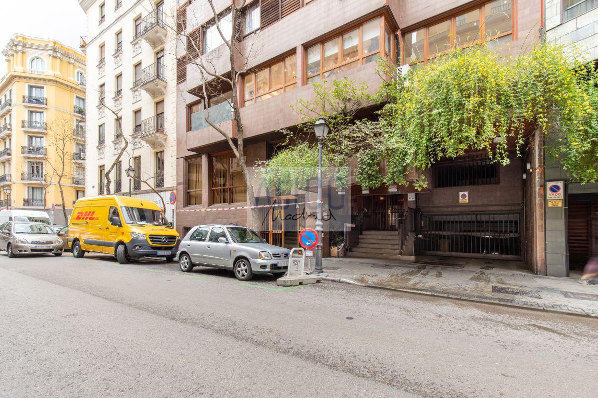 For sale of commercial in Madrid
