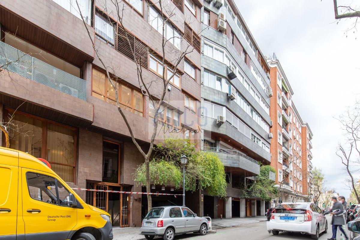 For sale of commercial in Madrid