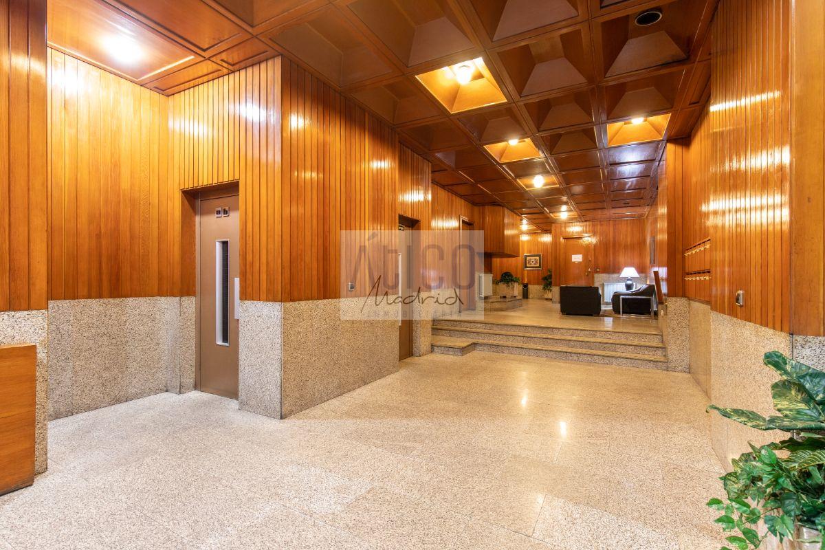 For sale of commercial in Madrid