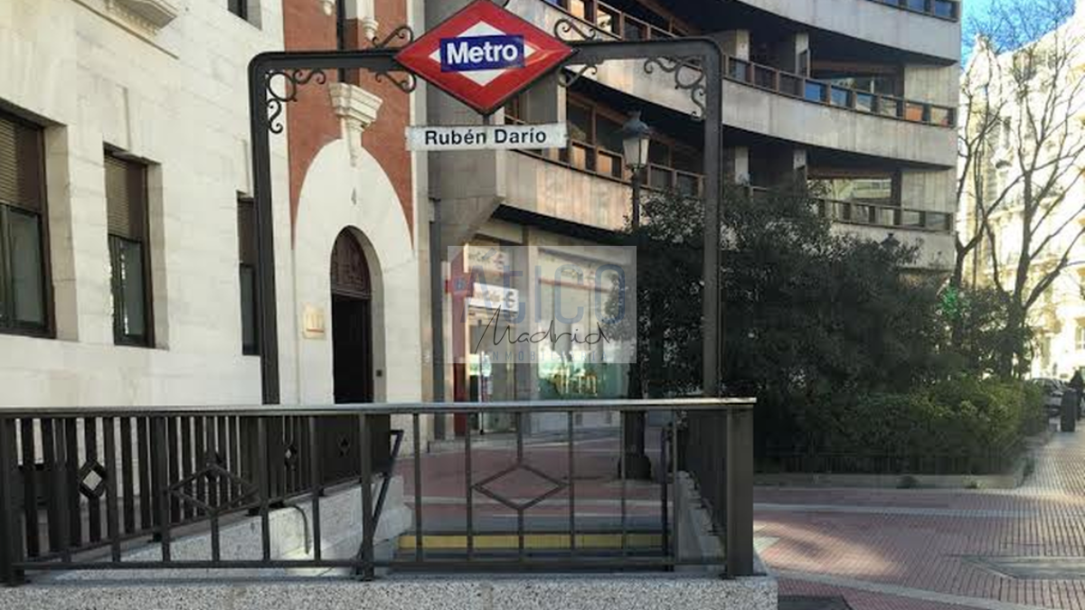For sale of commercial in Madrid
