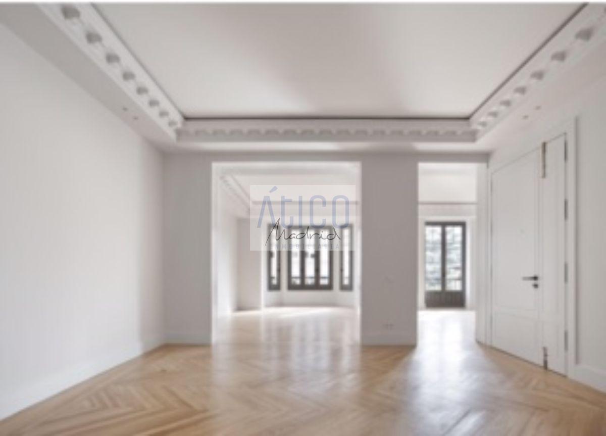 For sale of flat in Madrid
