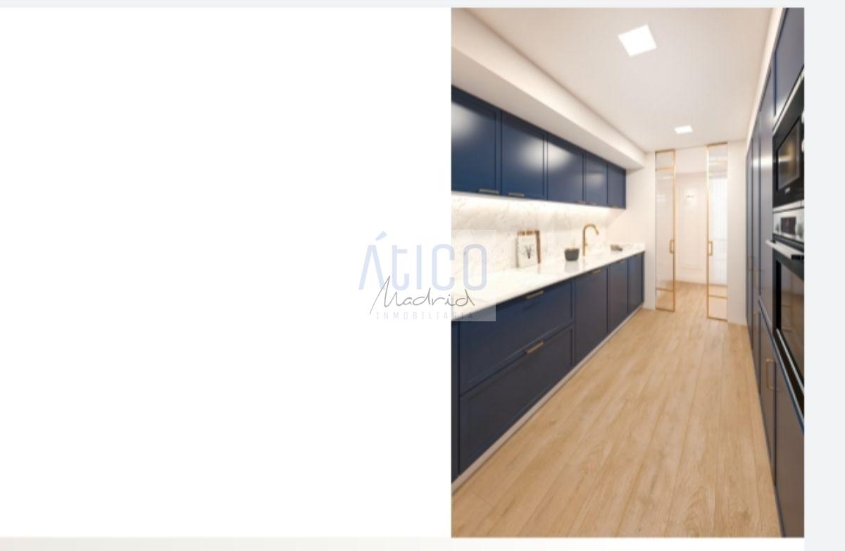 For sale of penthouse in Madrid