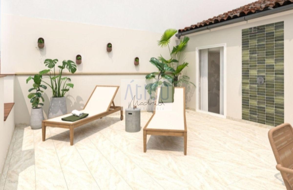 For sale of penthouse in Madrid