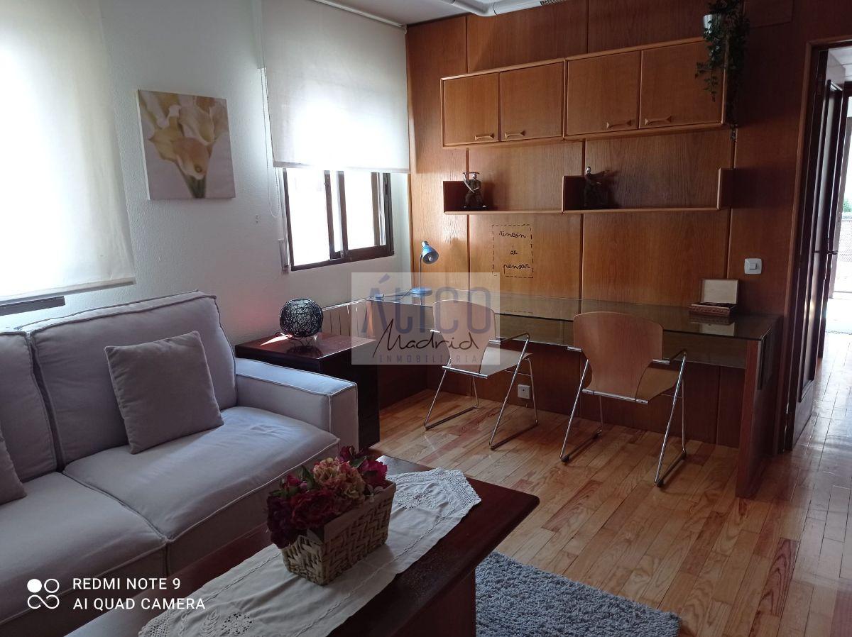 For sale of apartment in Madrid