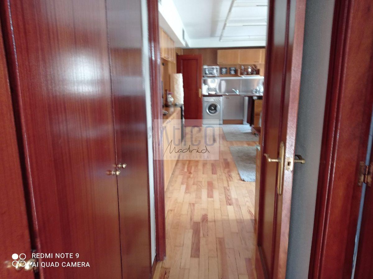 For sale of apartment in Madrid