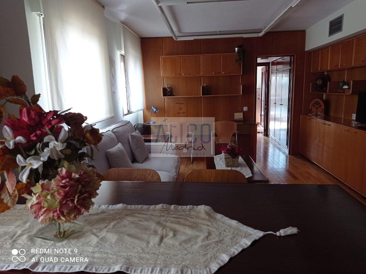 For sale of apartment in Madrid