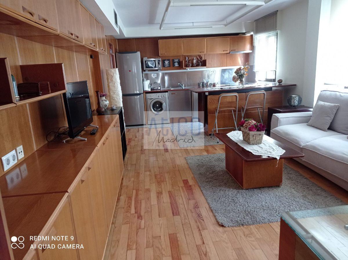 For sale of apartment in Madrid