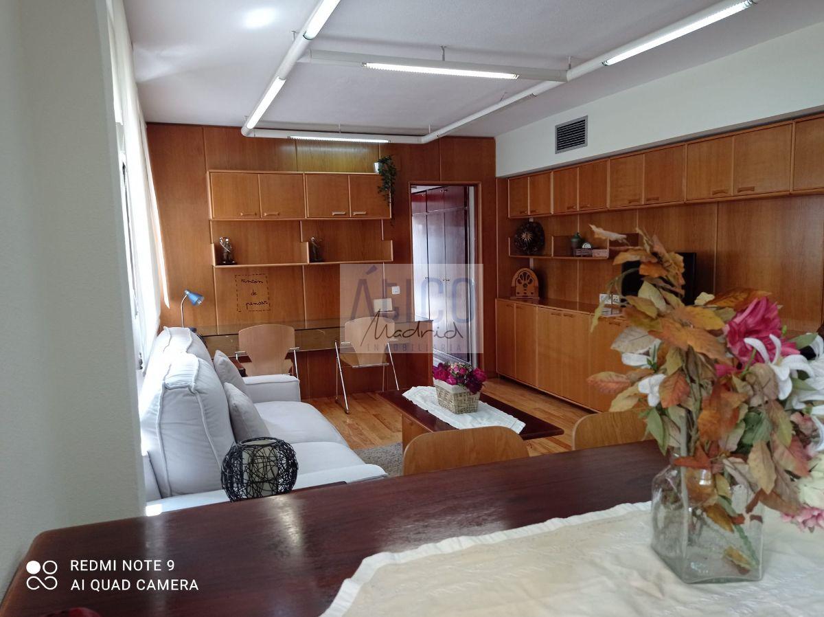 For sale of apartment in Madrid