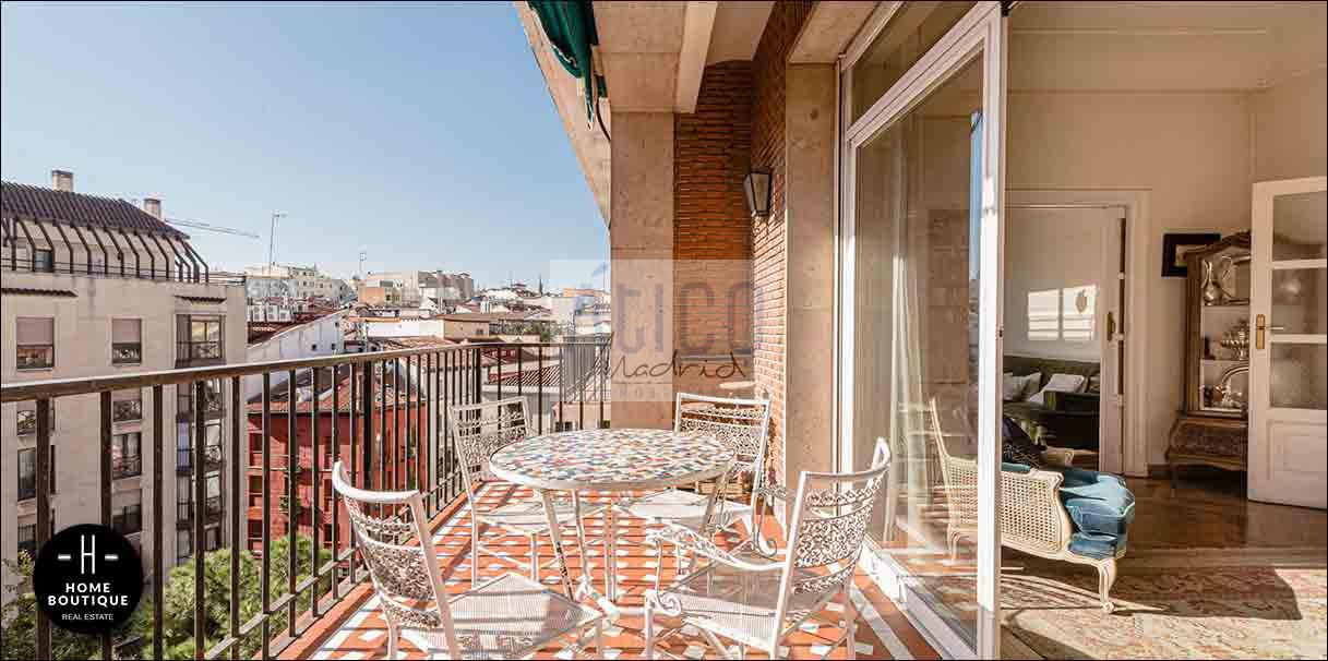 For sale of flat in Madrid