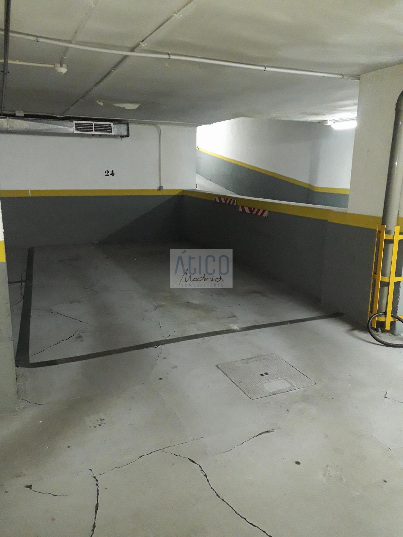 For sale of garage in Madrid