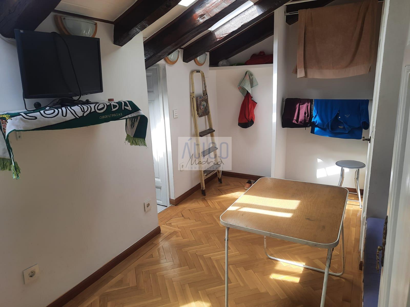For sale of penthouse in Madrid