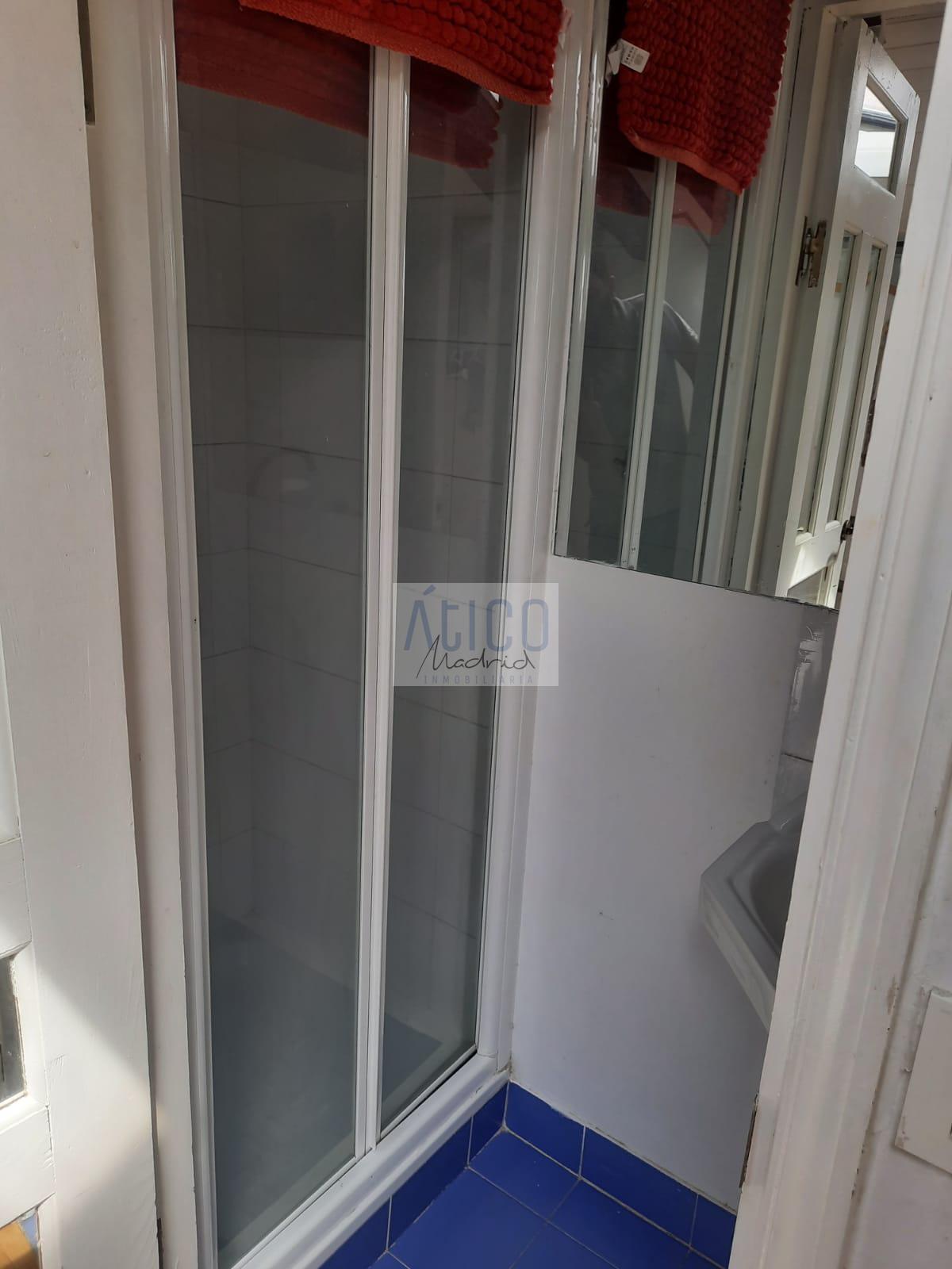 For sale of penthouse in Madrid