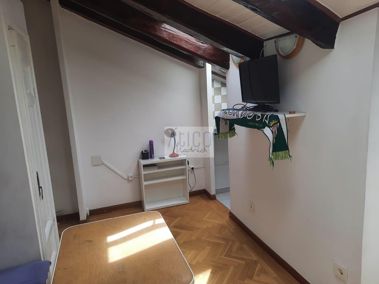 For sale of penthouse in Madrid