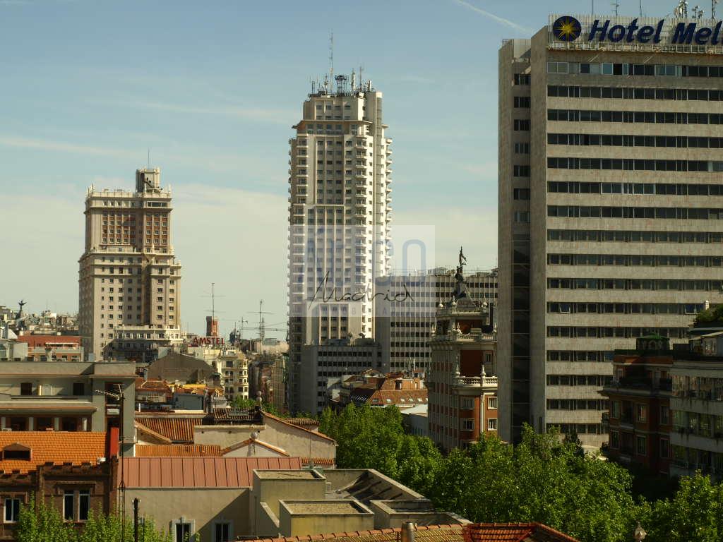 For sale of penthouse in Madrid