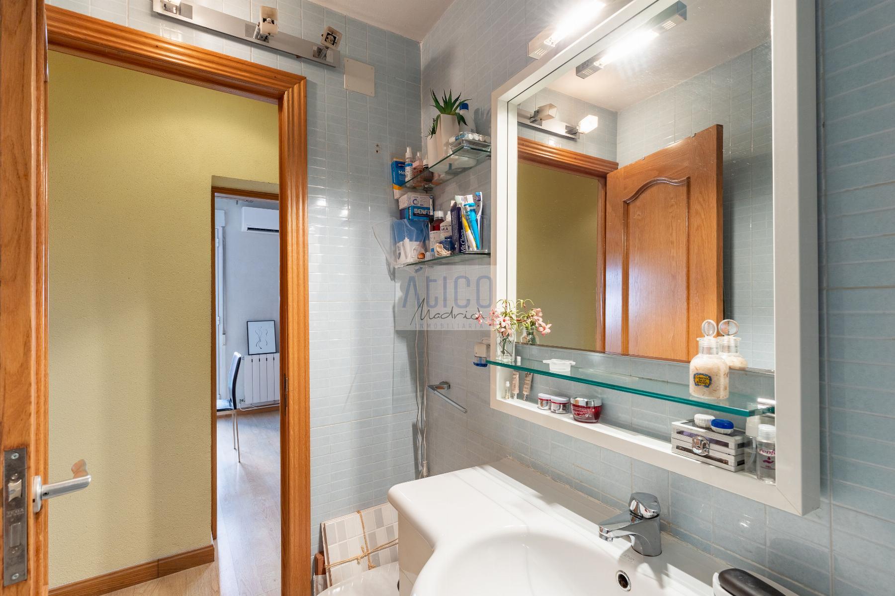 For sale of flat in Madrid