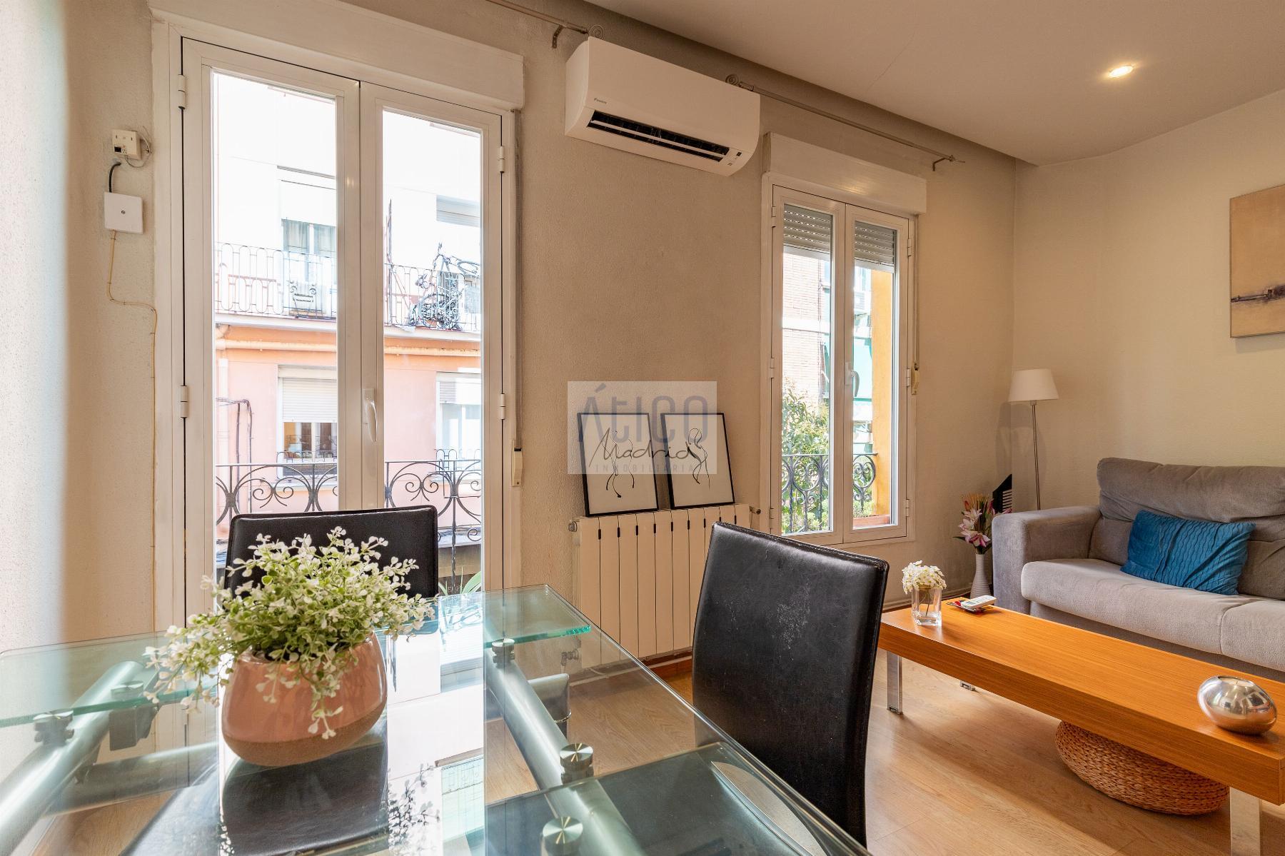For sale of flat in Madrid