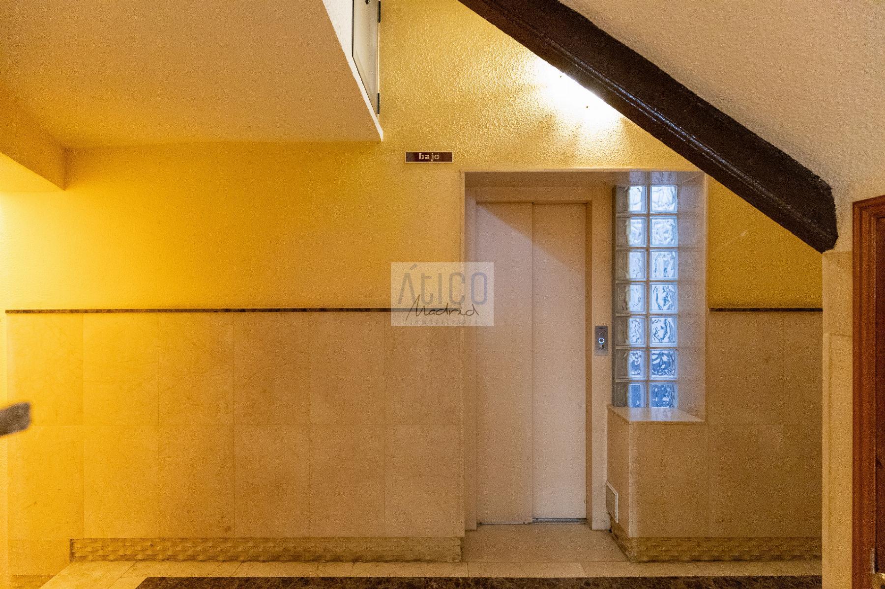 For sale of flat in Madrid