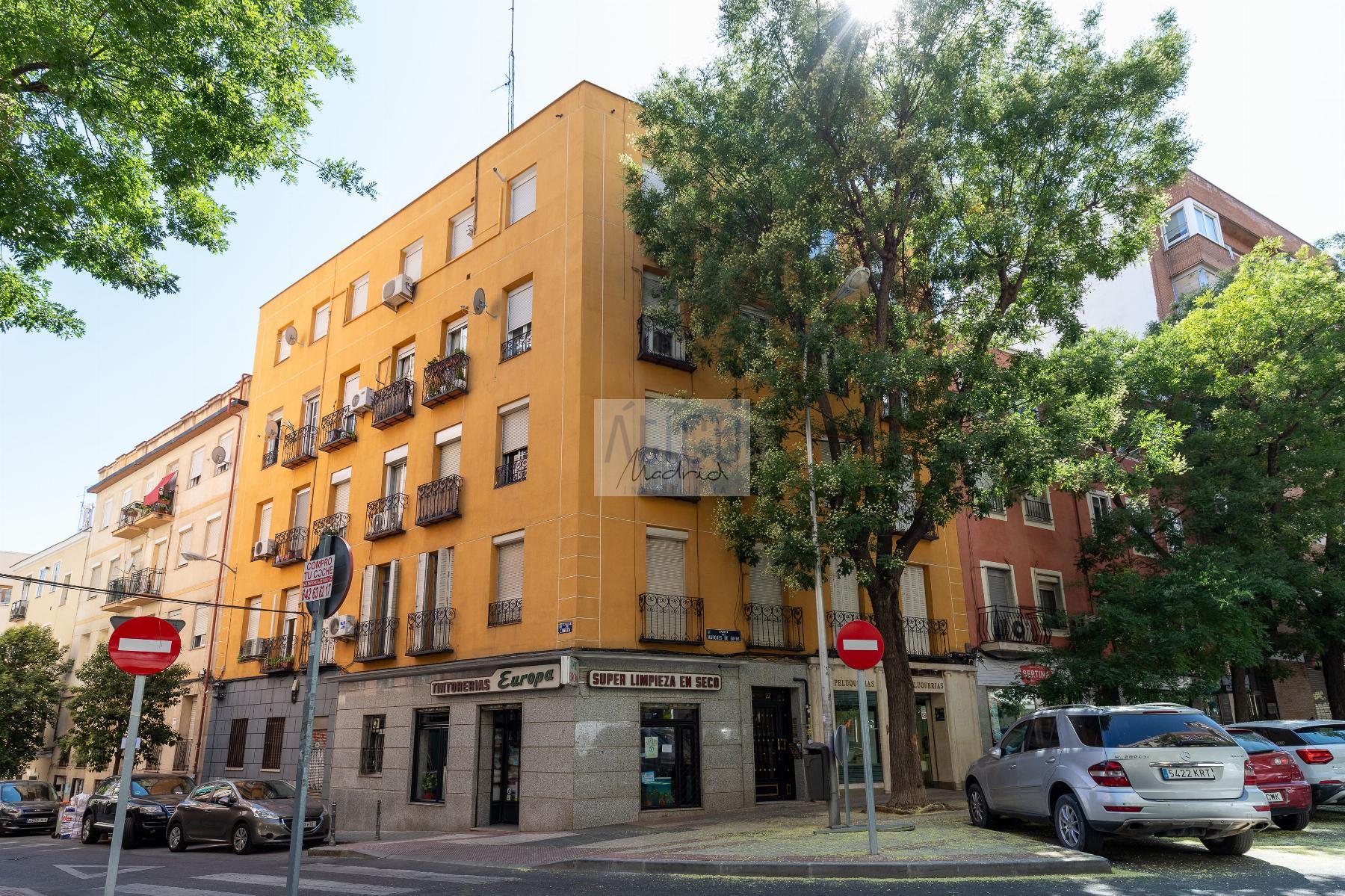 For sale of flat in Madrid