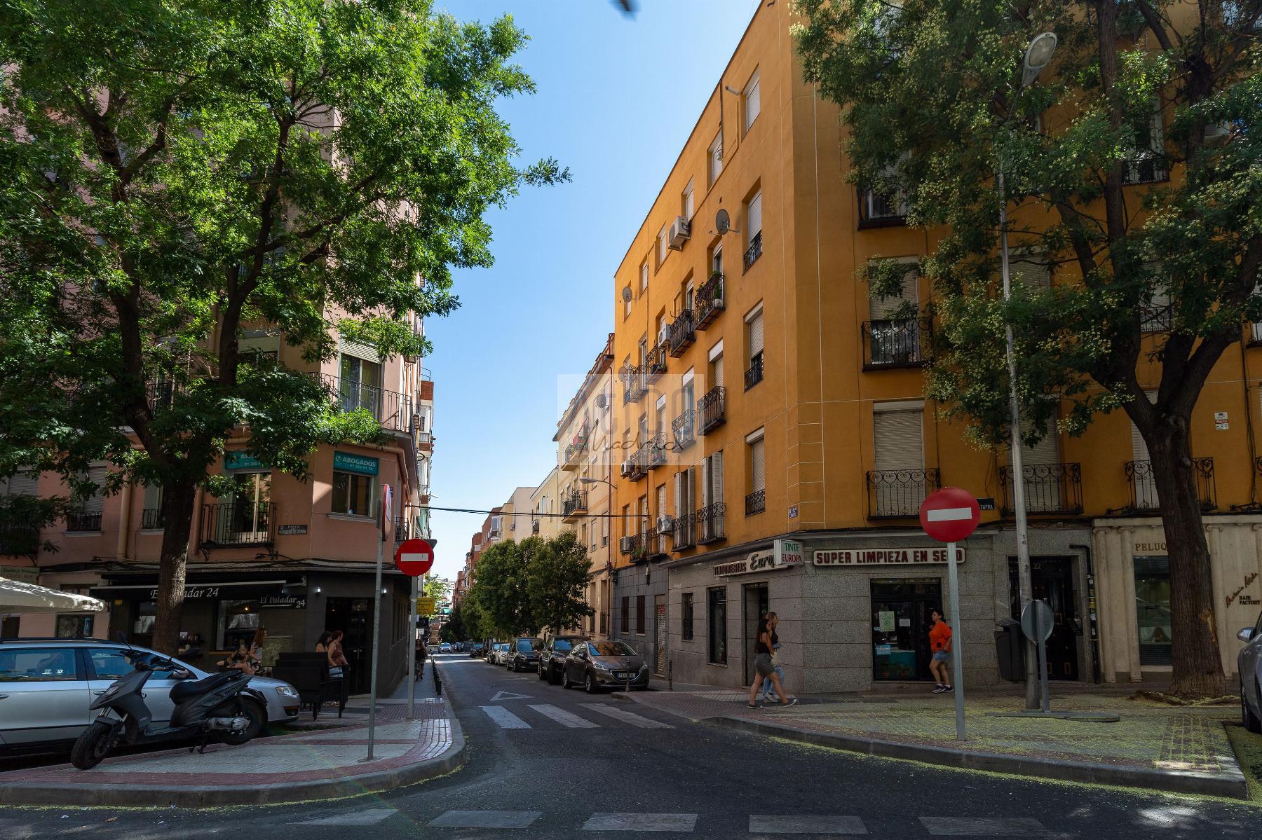 For sale of flat in Madrid