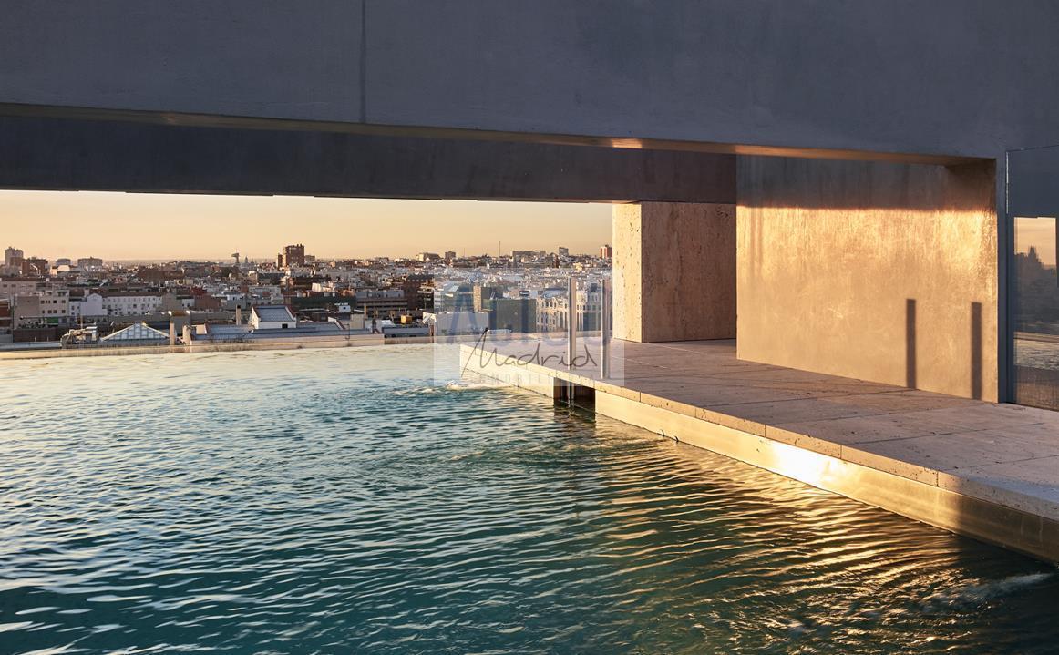 For sale of penthouse in Madrid
