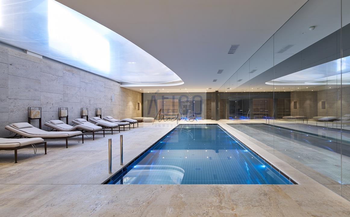 For sale of penthouse in Madrid