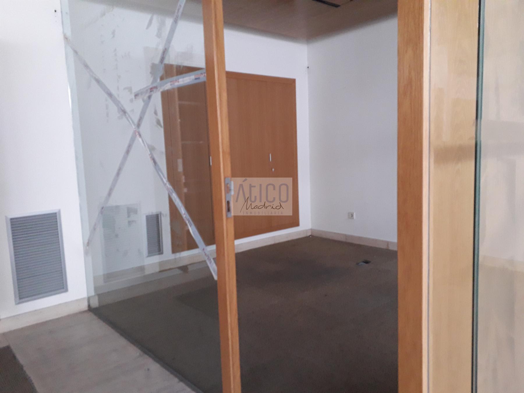 For sale of commercial in Madrid